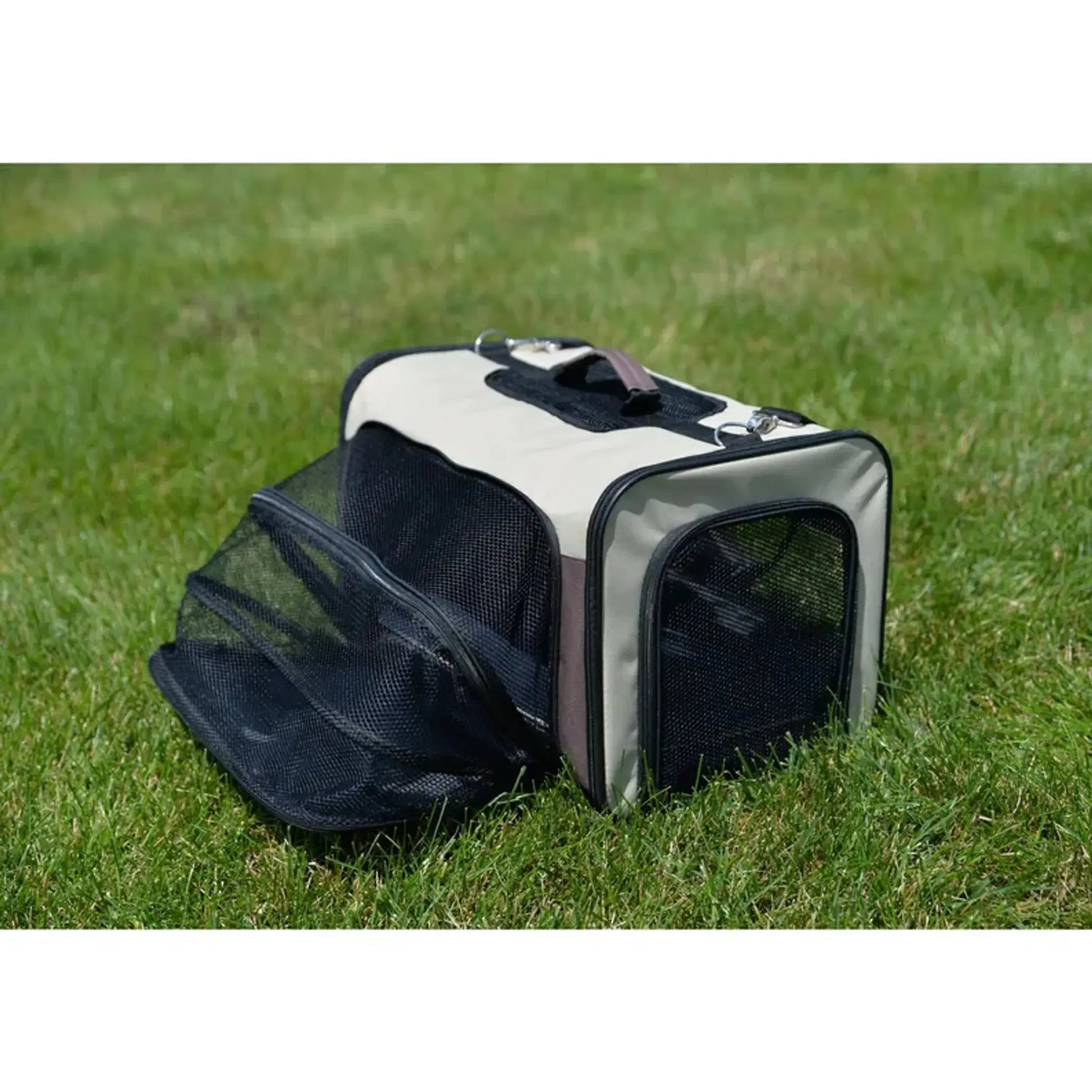 Armarkat AirlIne Approved Pet Carrier Soft Sided Pet Carrier AeroMark