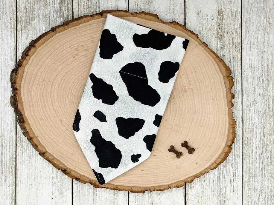 Handmade Dog Bandanas: Stylish Collar BearwoodEssentials-Elevated Pet Feeders