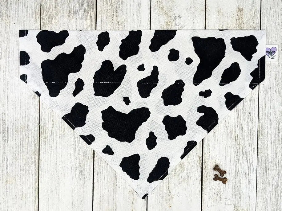 Handmade Dog Bandanas: Stylish Collar BearwoodEssentials-Elevated Pet Feeders